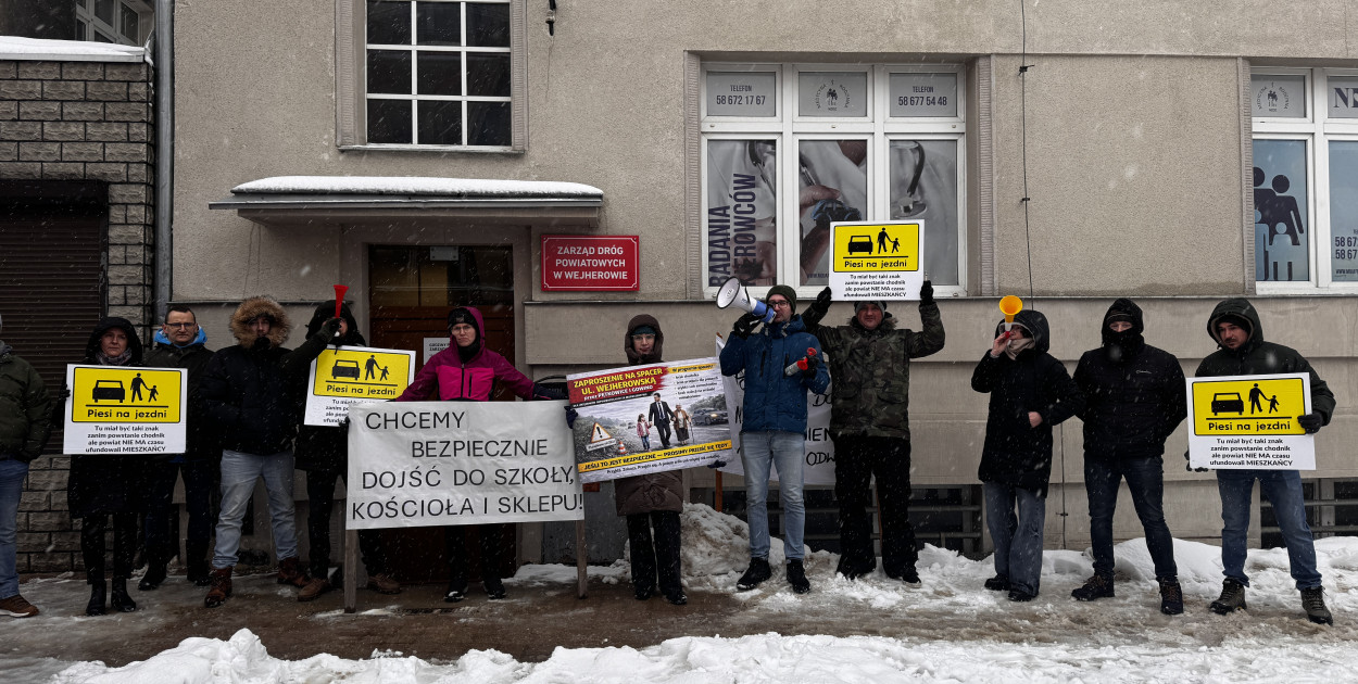 Protest w Gowinie - bezpieczeństwo pieszych i petycja