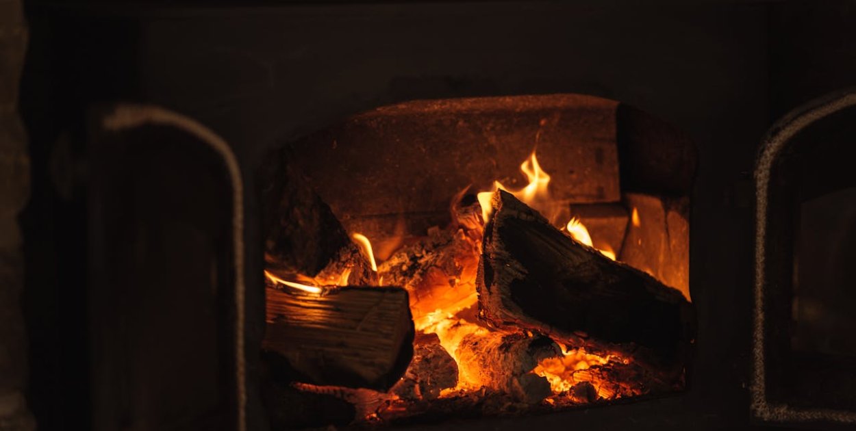 Palenisko ogrodowe. Jakie wybrać – żeliwne, stalowe czy kamienne?