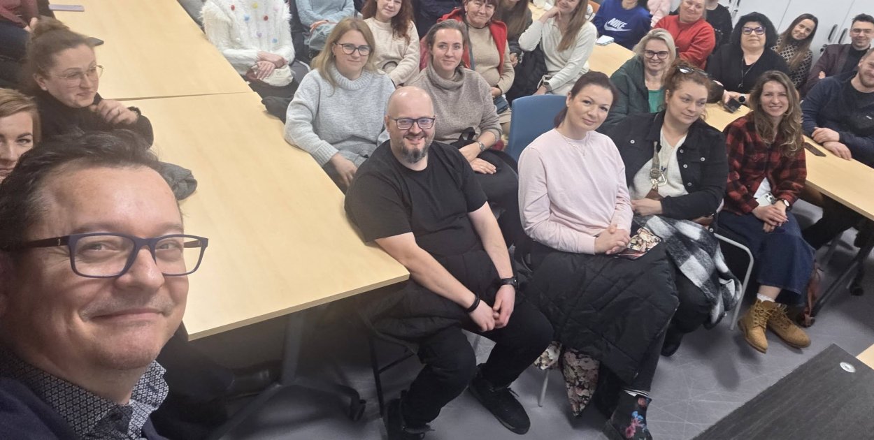 Jak wychować dziecko w świecie smartfonów? Reda zaprasza na warsztaty